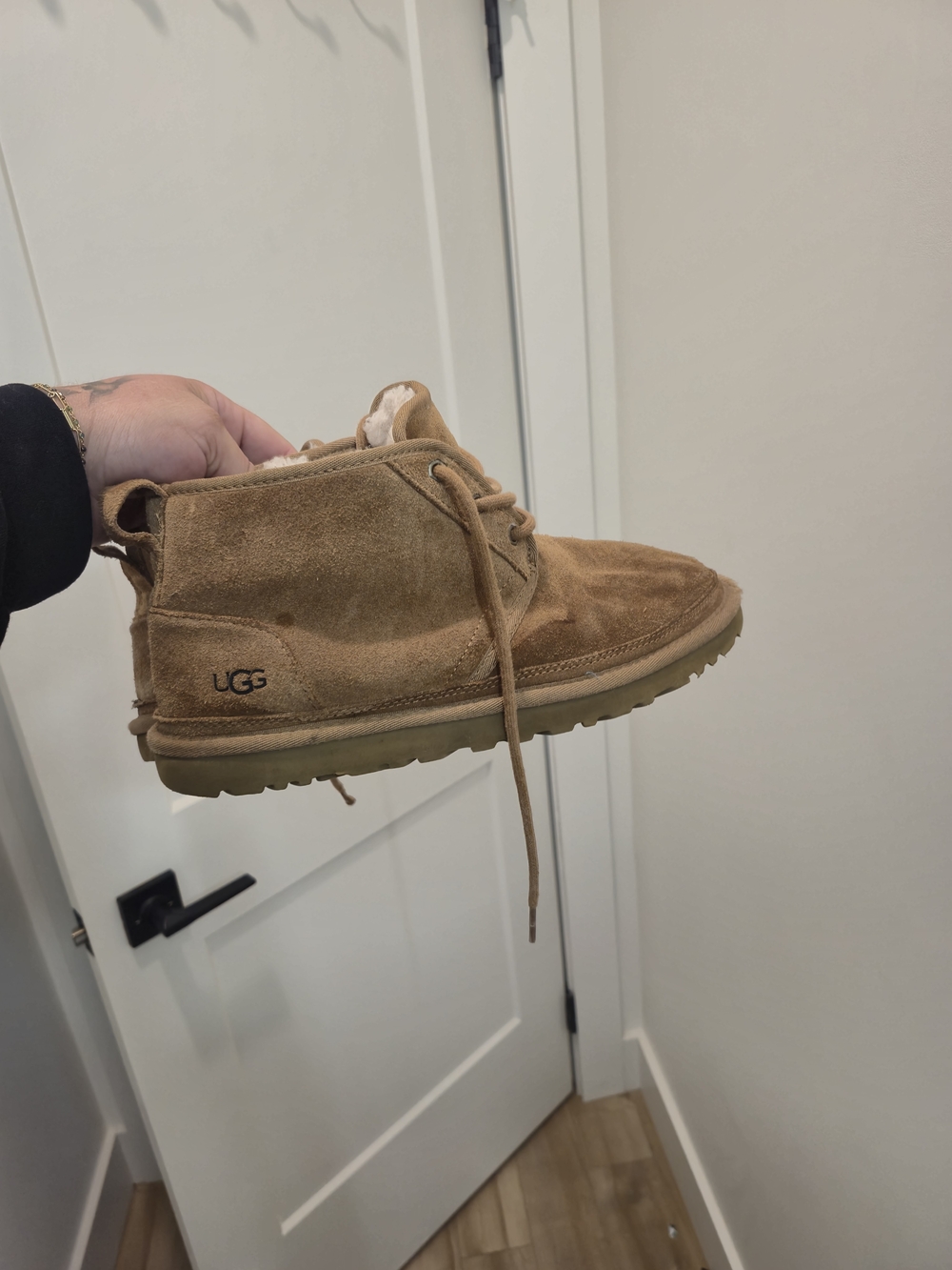 UGG Men’s Chestnut/Tan Suede Chukka Boot